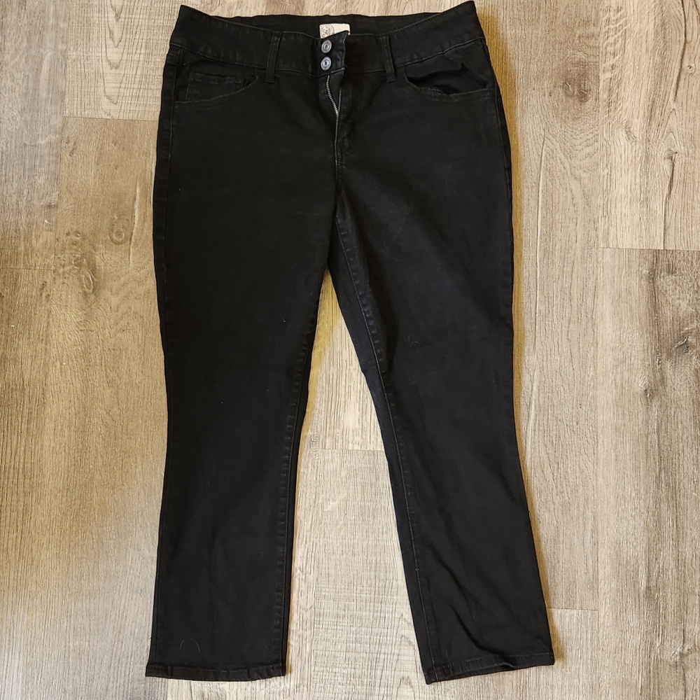 Women's Black Capri Pants